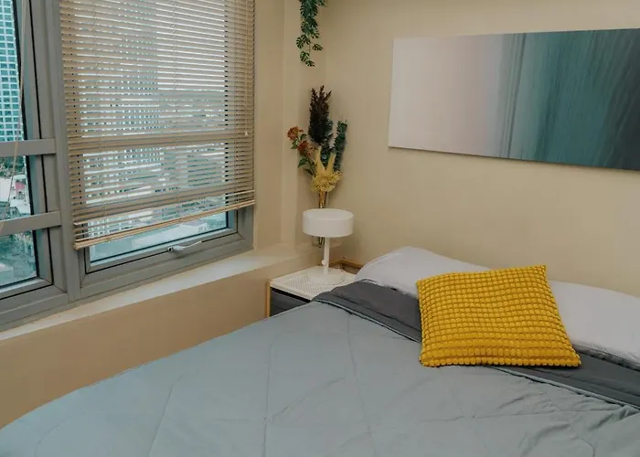 Aparthotel Chic Eastwood W Pool Access, 55inch Tv And Wifi