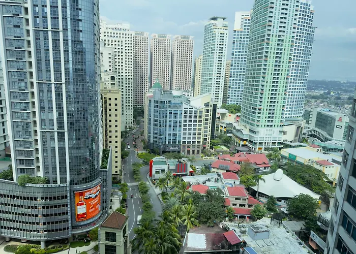 Chic Eastwood W Pool Access, 55inch Tv And Wifi 4* Manila