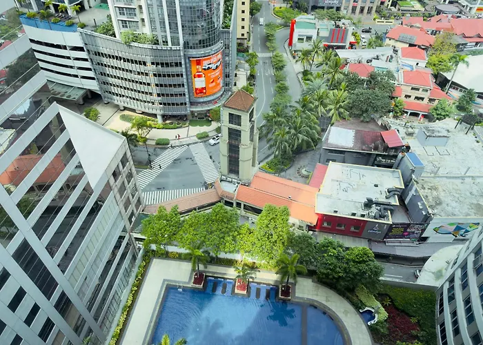 Chic Eastwood W Pool Access, 55inch Tv And Wifi Aparthotel Manila