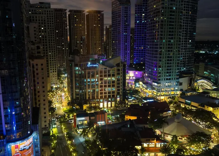 Chic Eastwood W Pool Access, 55inch Tv And Wifi Aparthotel Manila