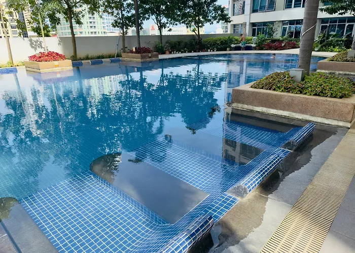 Chic Eastwood W Pool Access, 55inch Tv And Wifi Aparthotel 4*